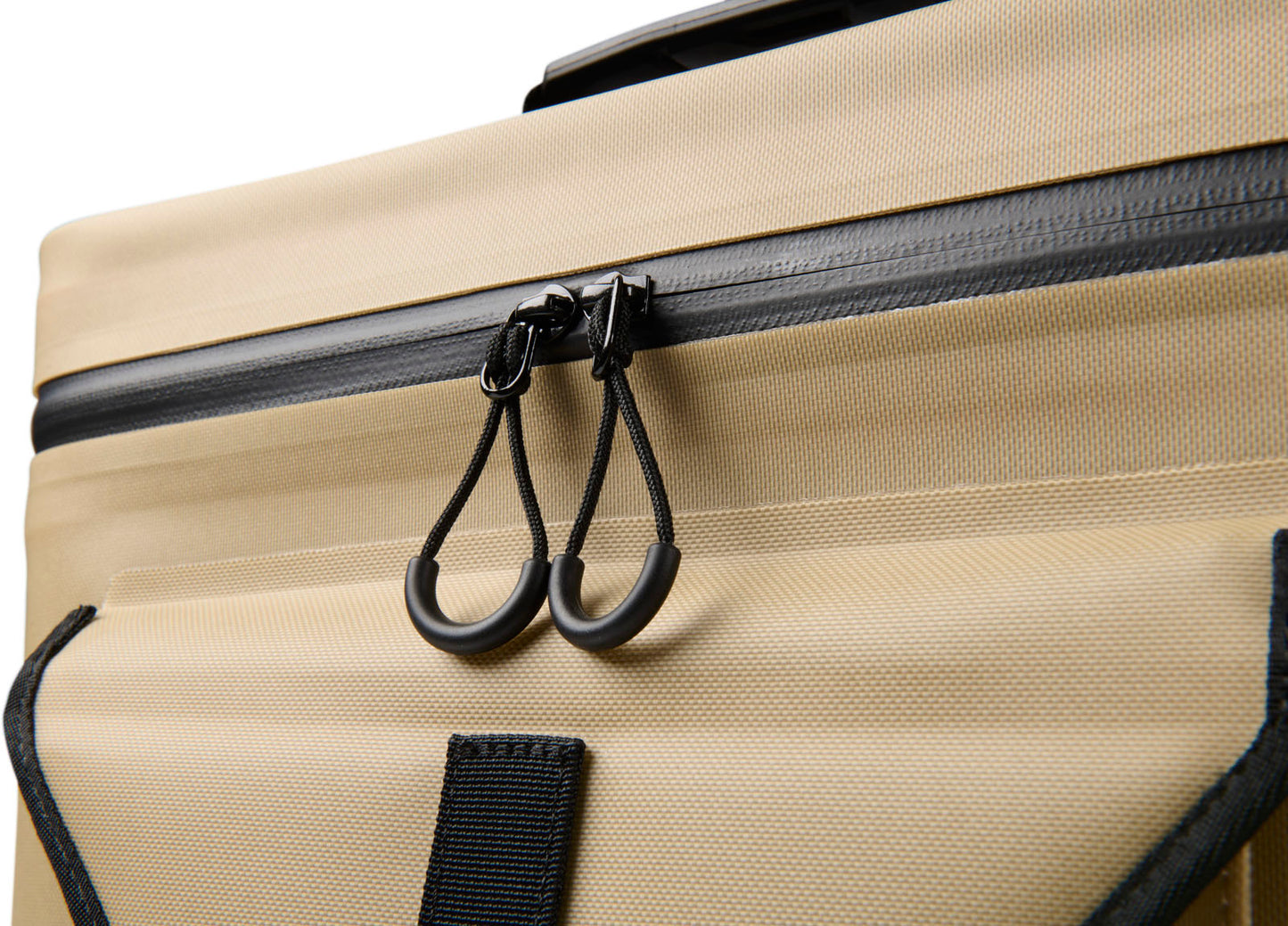 ソフトクーラー Dayventure Carry 9L デイベンチャーキャリー 4色