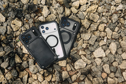 PELICAN VOYAGER - Black/Clear　iPhone17/17 Pro/17 Pro Max用ケース　ホルダー兼スタンド付き　MagSafe対応　ブラック/クリア